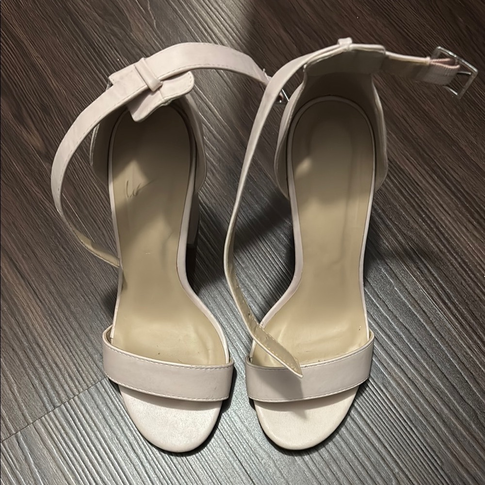 Elegant Cream Women's Sandals